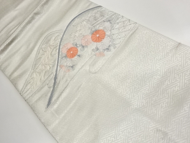 JAPANESE KIMONO / UNUSED SILVER PIECE EMBROIDERED MOUNTAINS / CHRYSANT